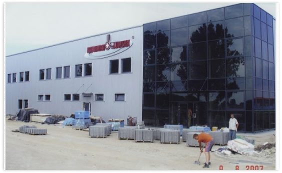 Construction of the new headquarters (2007)